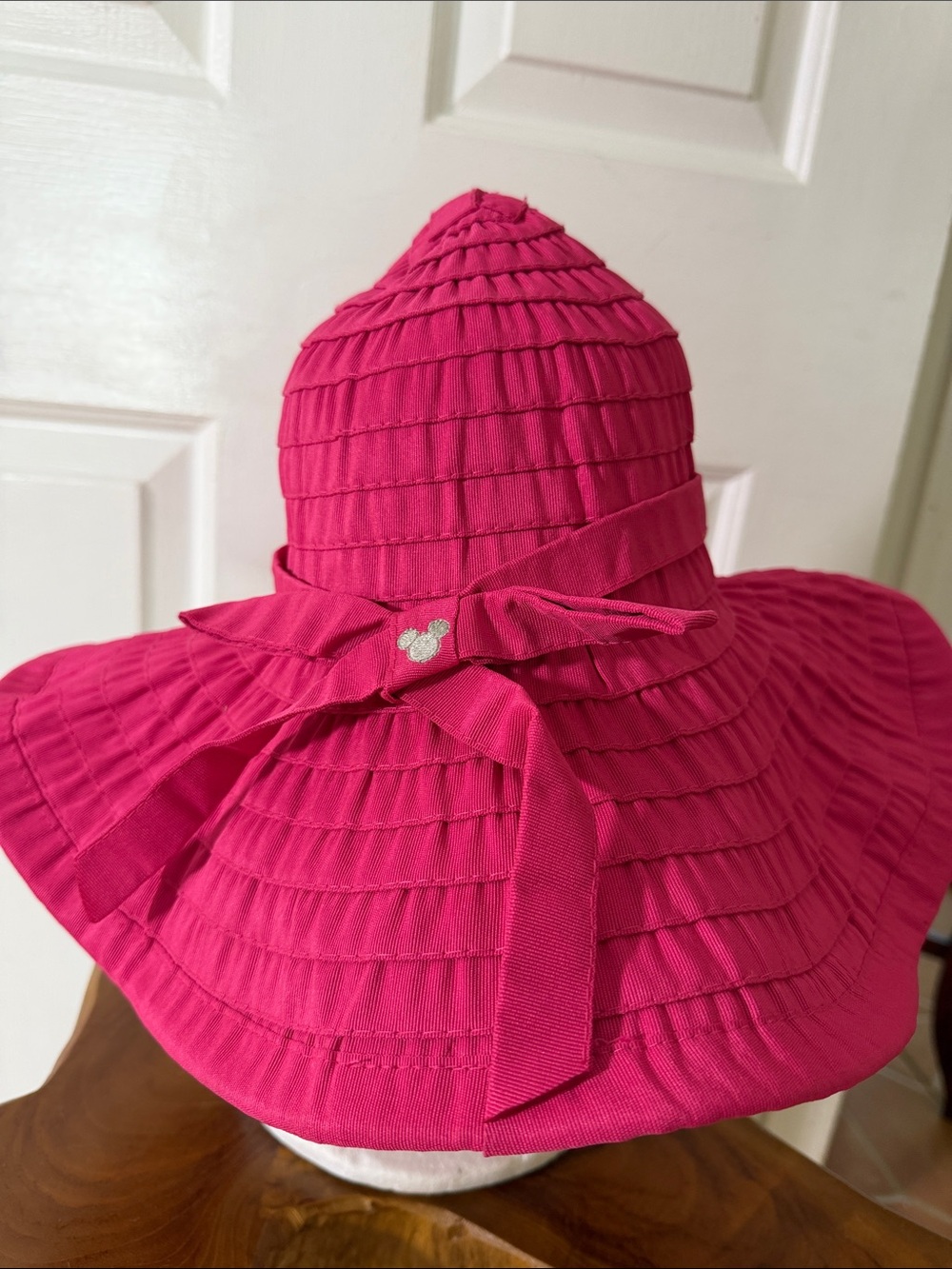 Disney Parks Hot Pink Packable Wide Brim Sun Hat Mickey Mouse Bow